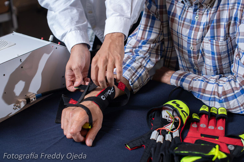 Etapa 2 (2020) Dispositivo Rehabilitación Pacientes Accidentes Cerebro Vascular