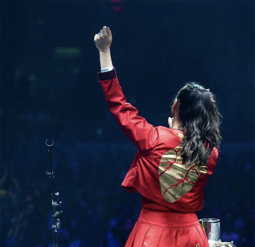 Vestuario Escénico para Cantautora Porteña Pascuala Ilabaca
