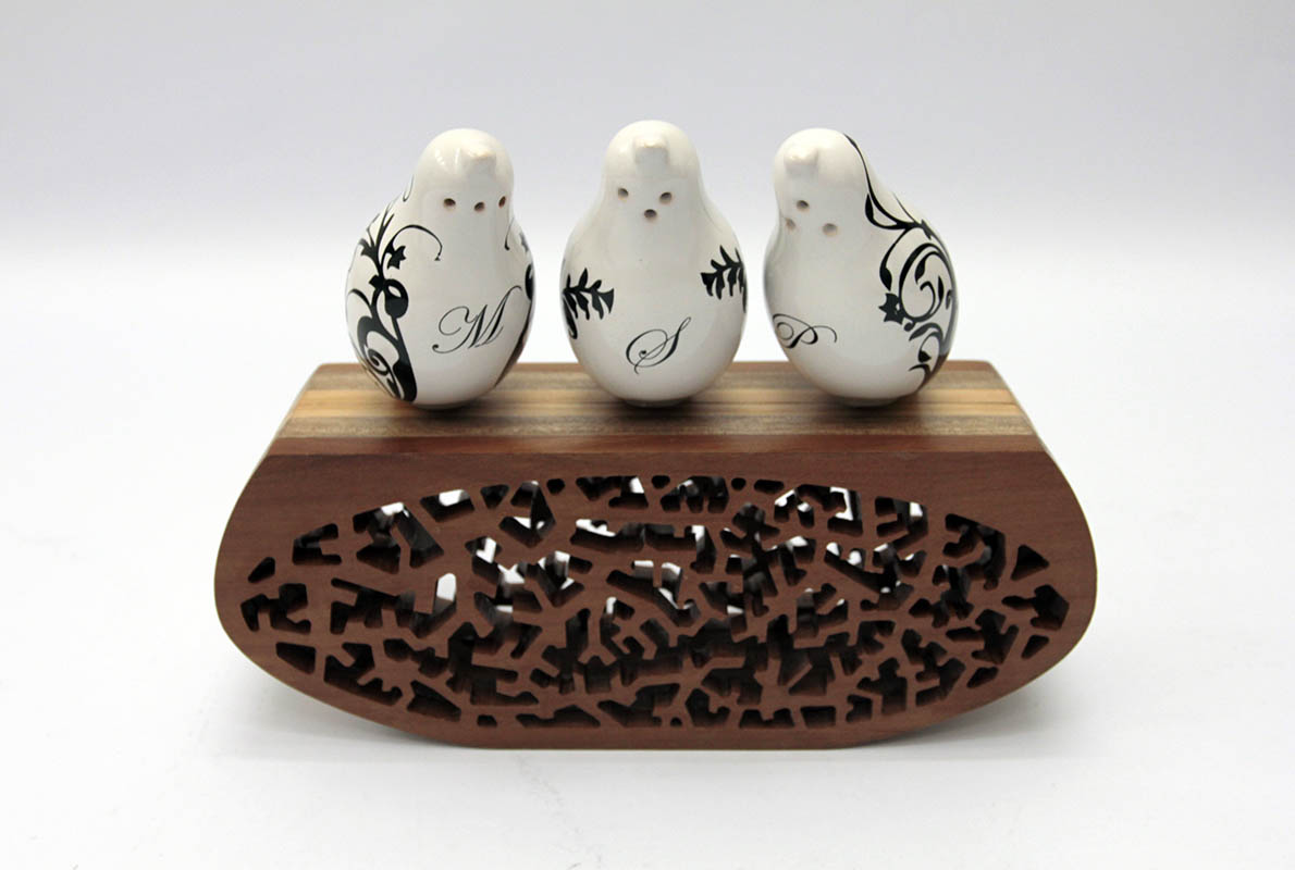 Productos Diferenciados en Cerámica Esmaltada y Madera