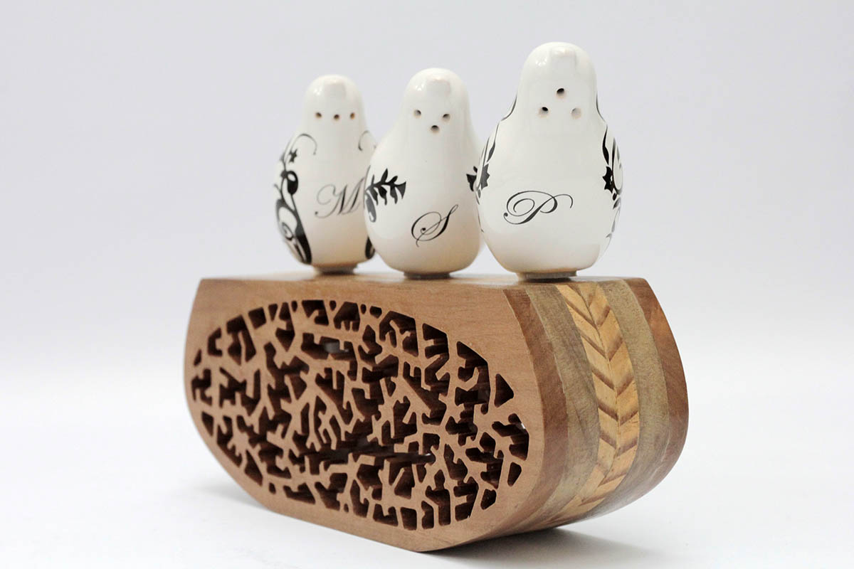 Productos Diferenciados en Cerámica Esmaltada y Madera