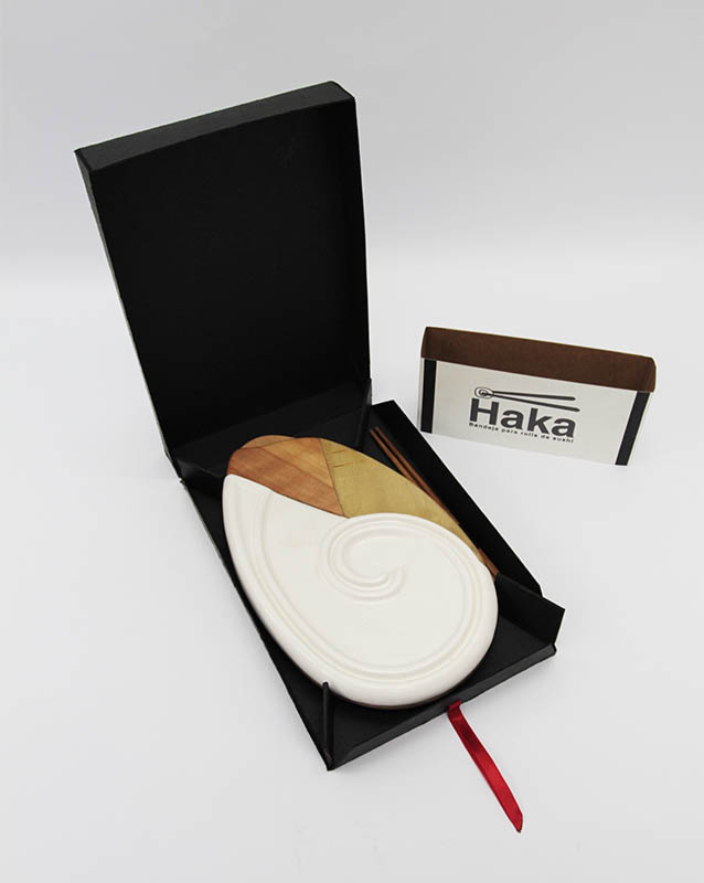 Productos Diferenciados en Cerámica Esmaltada y Madera