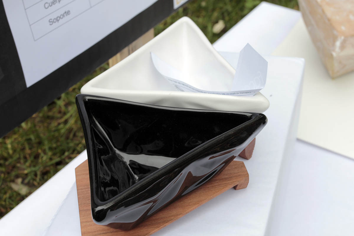 Productos Diferenciados en Cerámica Esmaltada y Madera