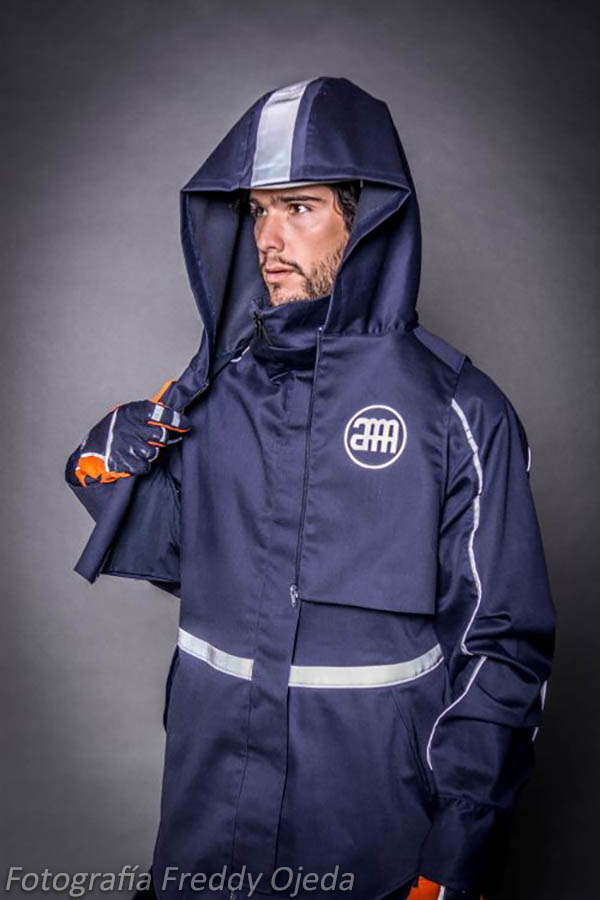 Marshall Moffat: Vestuario Profesional