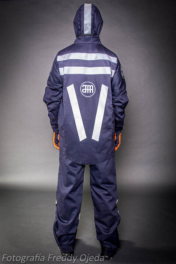 Marshall Moffat: Vestuario Profesional