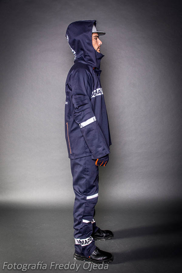 Marshall Moffat: Vestuario Profesional