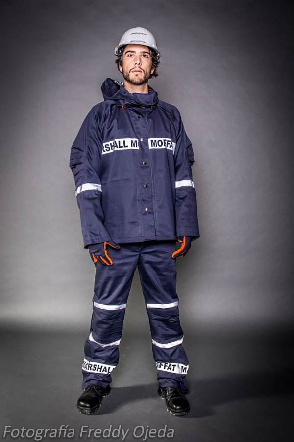 Marshall Moffat: Vestuario Profesional