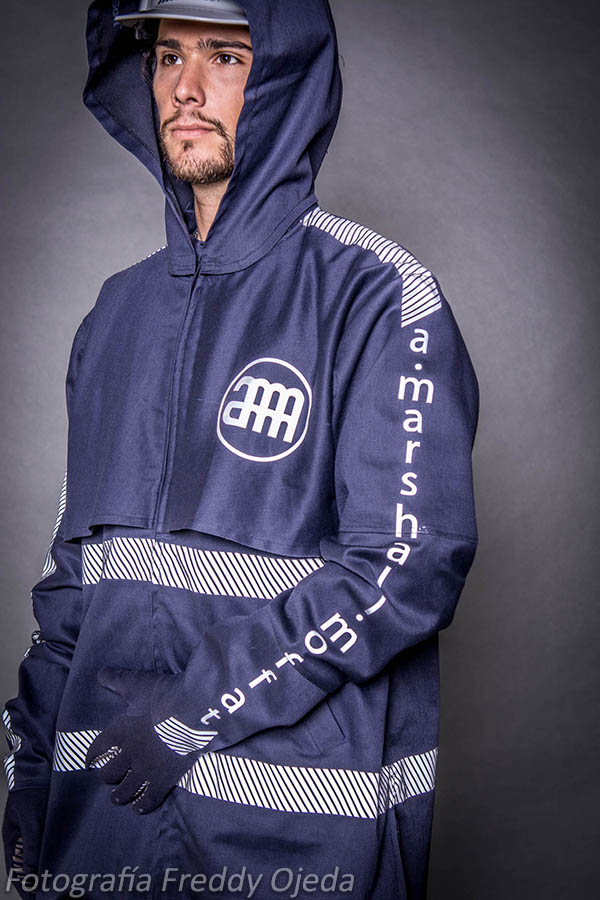 Marshall Moffat: Vestuario Profesional