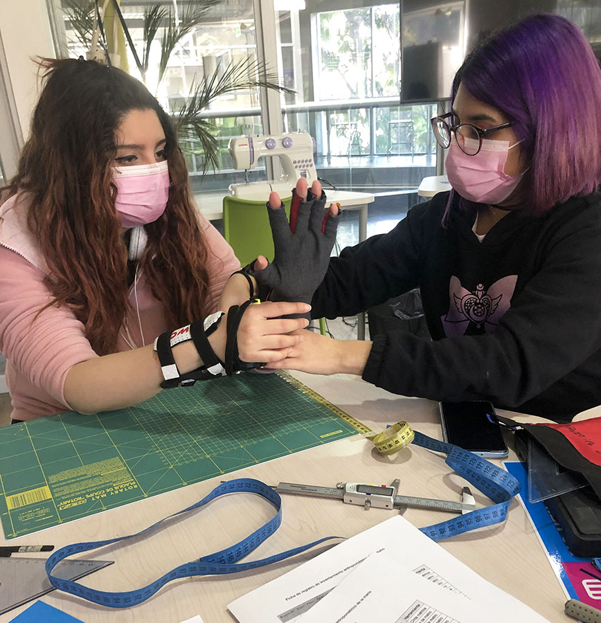 Etapa 3 (2021) Dispositivo Rehabilitación Pacientes Accidentes Cerebro Vascular