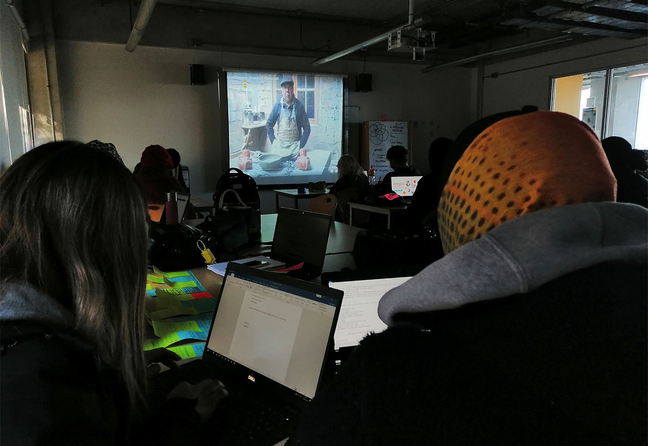 Showroom para Alfarería de Nacimiento