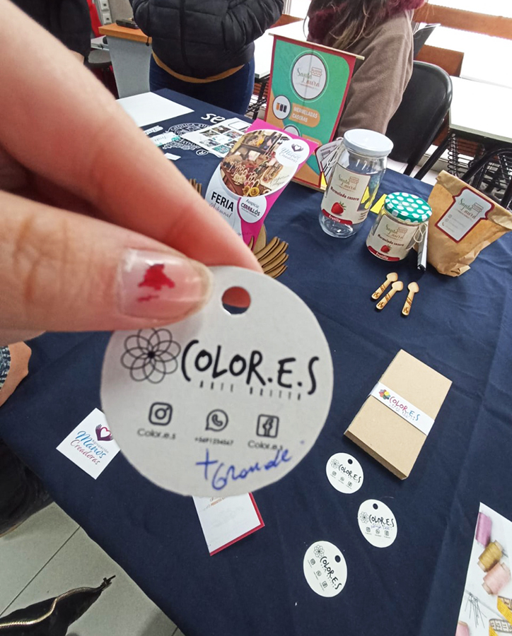 Identidad “Agrupación Manos Creadoras” Municipalidad de Cerrillos