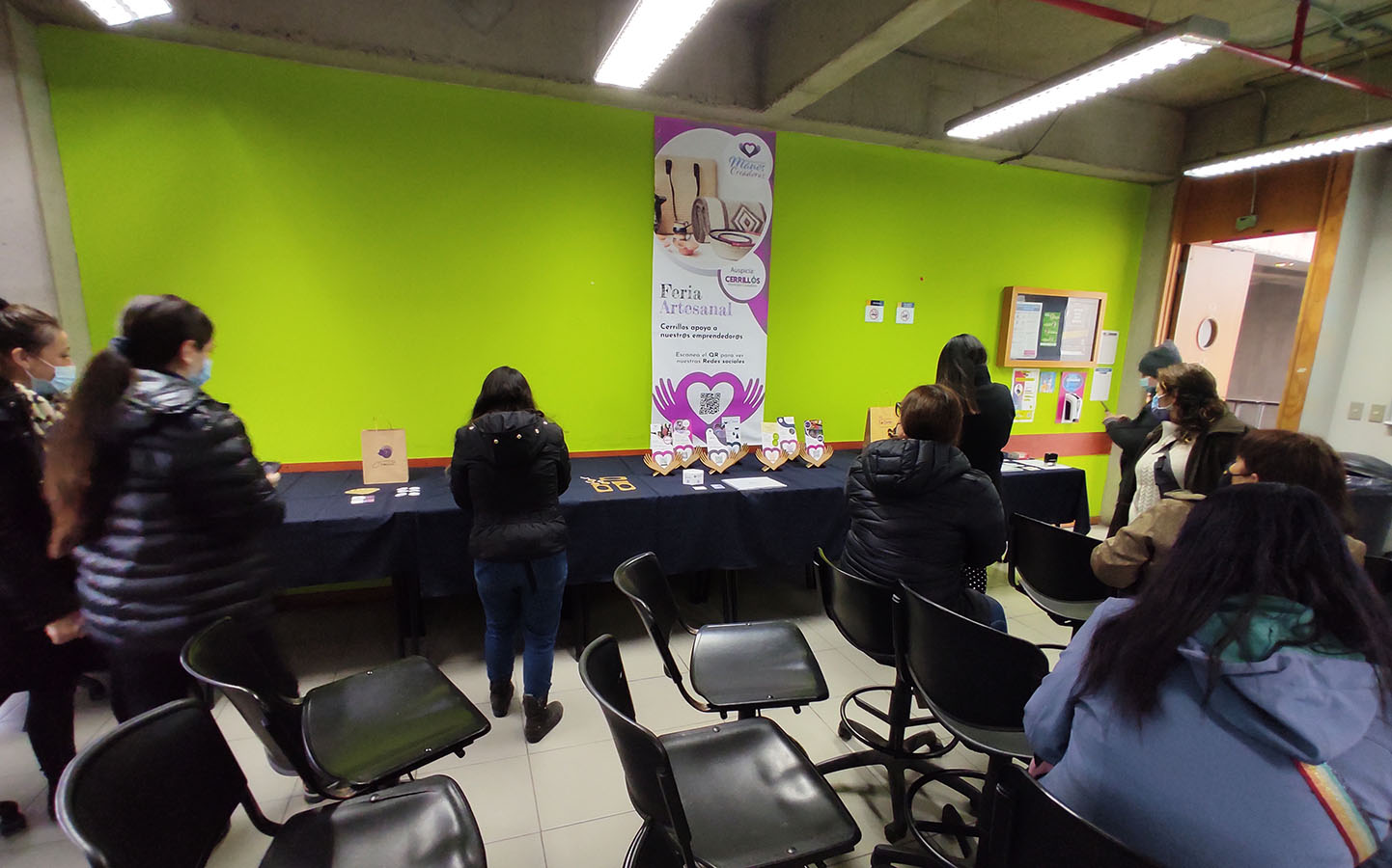 Identidad “Agrupación Manos Creadoras” Municipalidad de Cerrillos