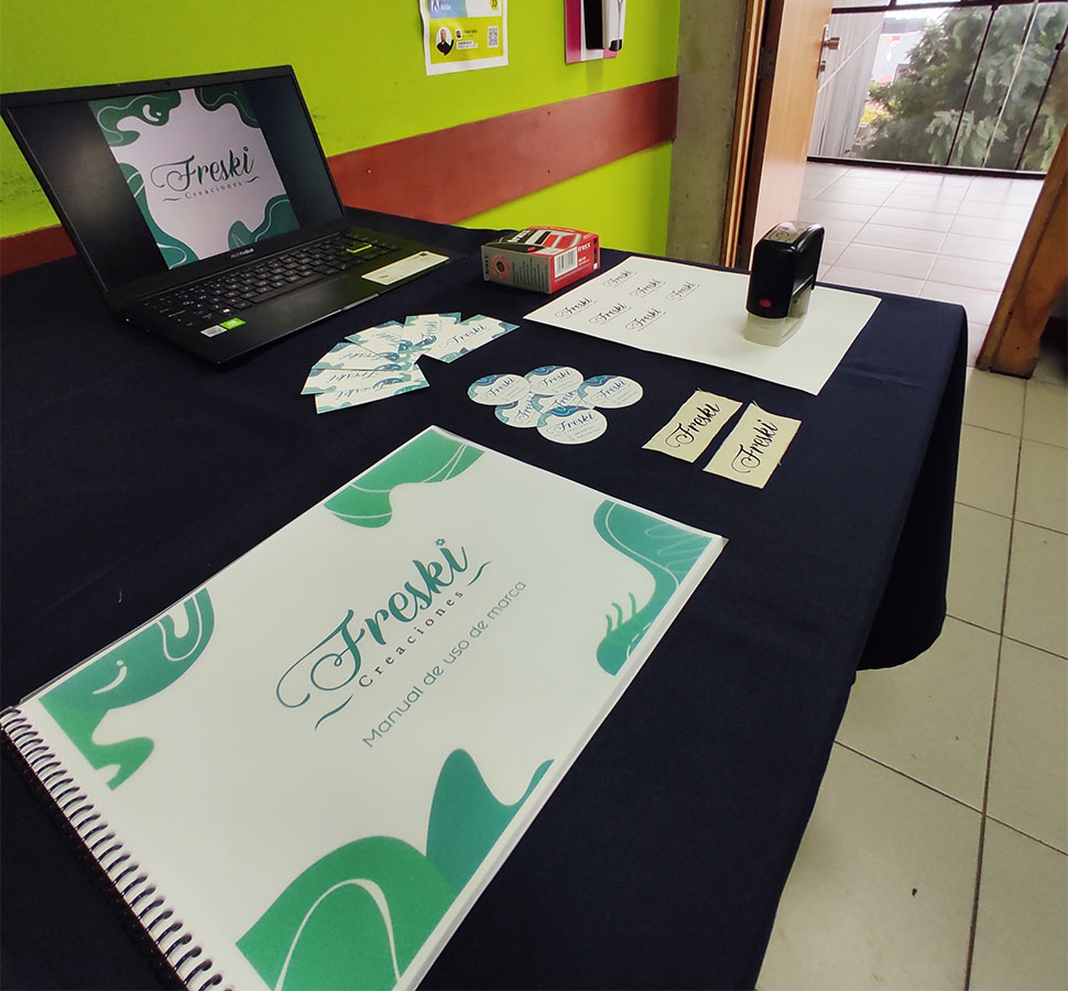 Identidad “Agrupación Manos Creadoras” Municipalidad de Cerrillos