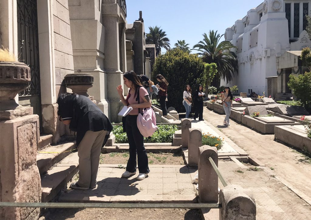 Mausoleos Calle Nicolás Vicuña (Cementerio General)