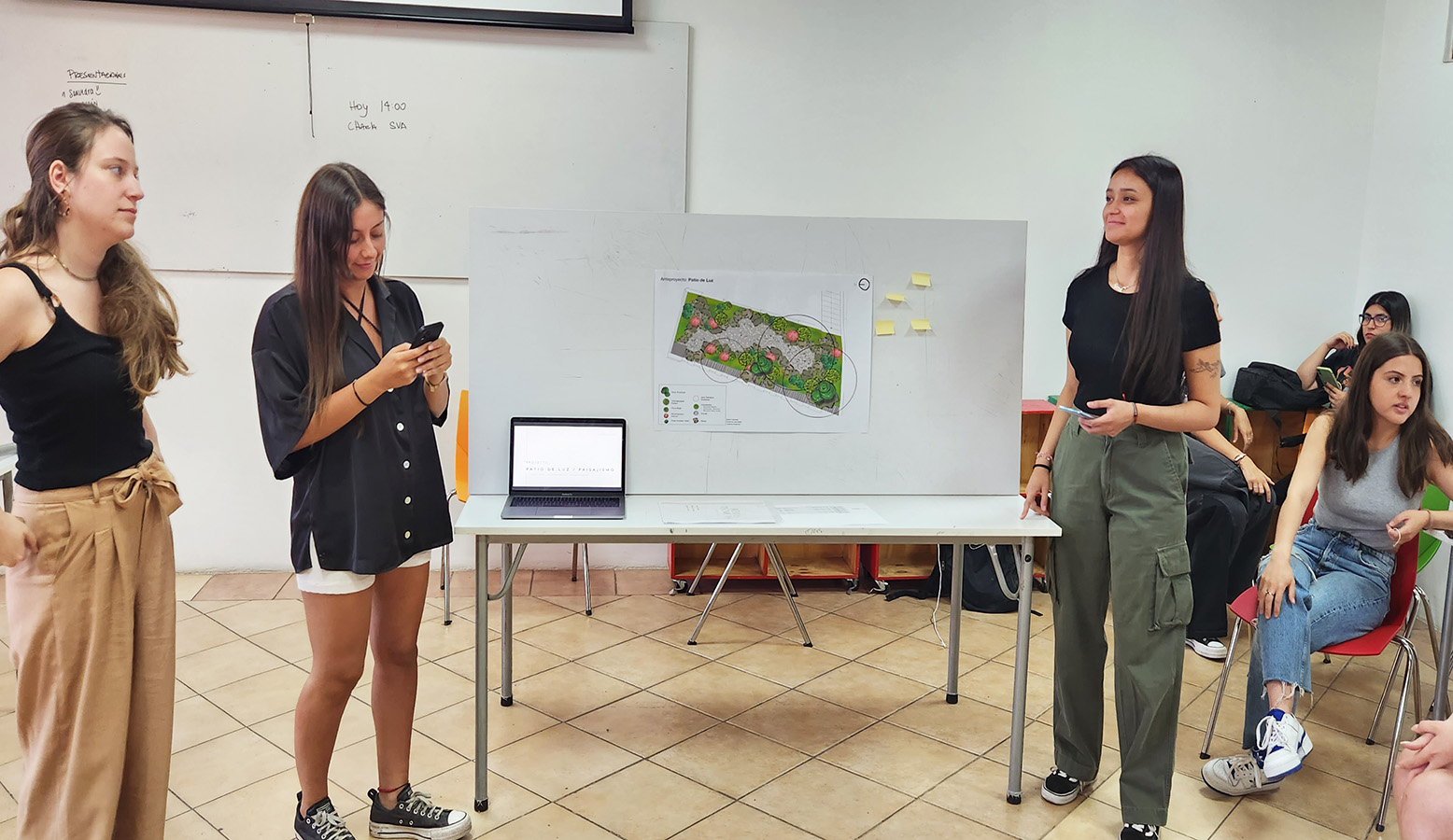 Jardín Interior Sede San Carlos de Apoquindo