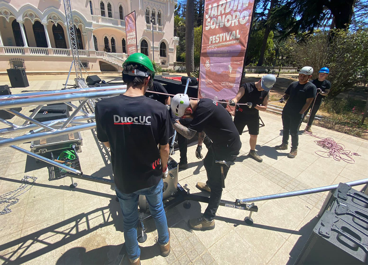 Indumentaria Laboral para Sonidistas que Asisten Eventos