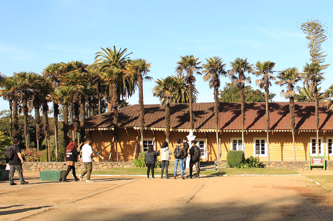Pedro del Río Zañartu Recibe a Violeta Parra