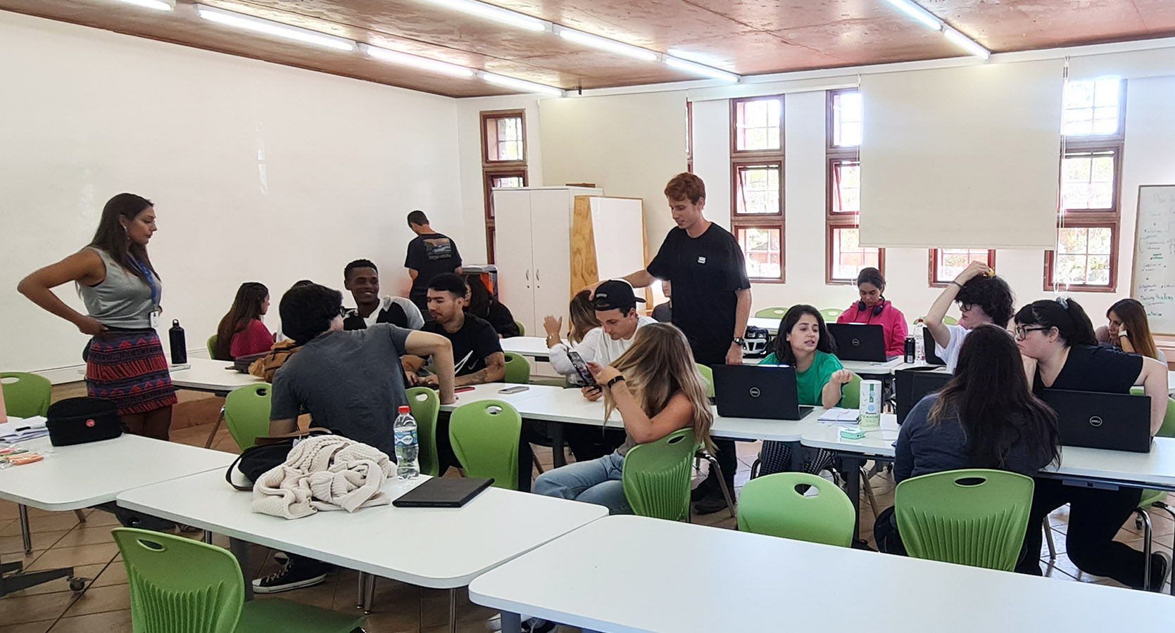 PROYECTO PROFESIONAL / Servicios y Productos de Diseño