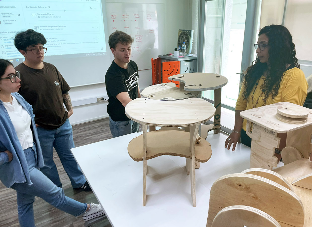 Mobiliario Armable en Madera de Lenga