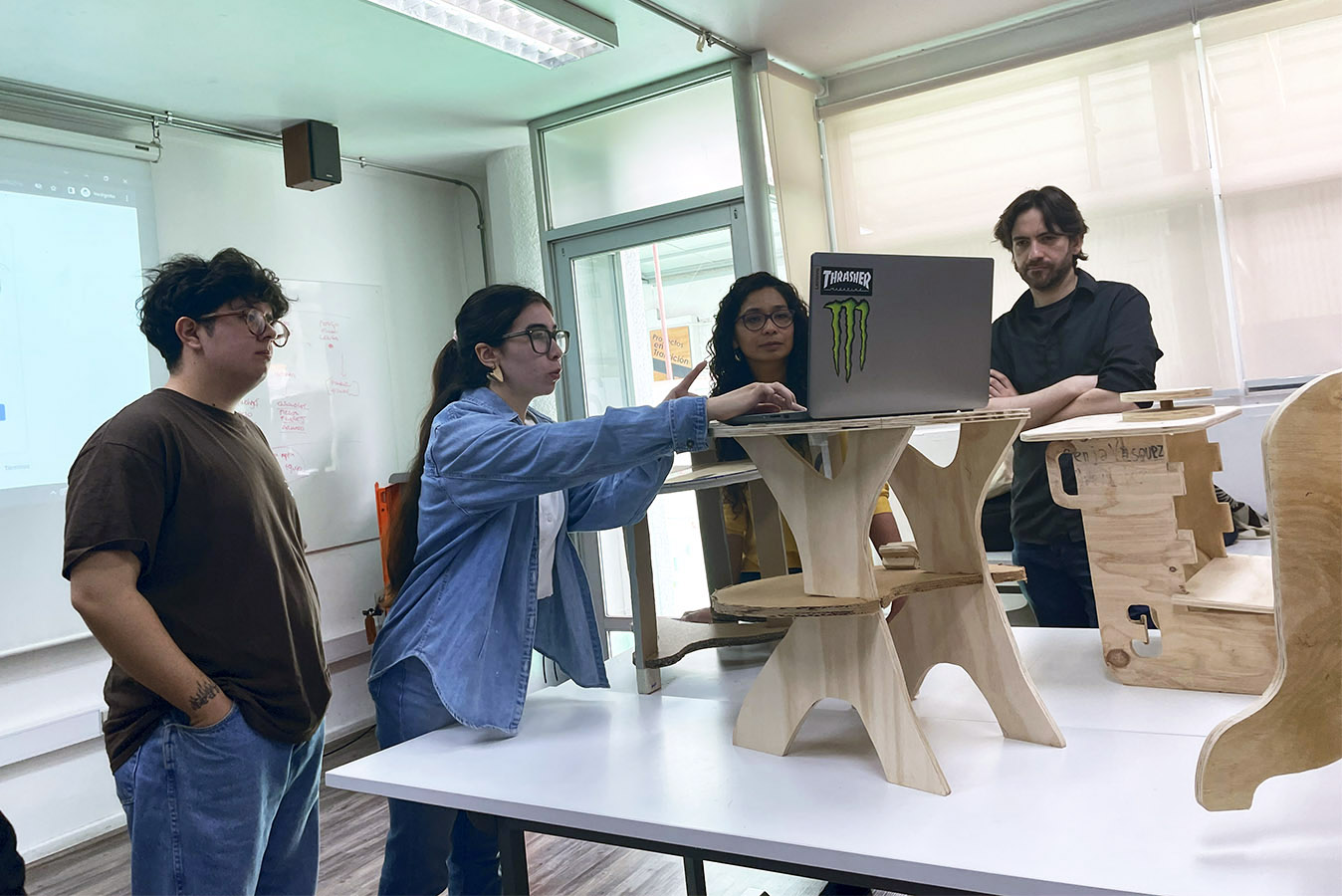 Mobiliario Armable en Madera de Lenga