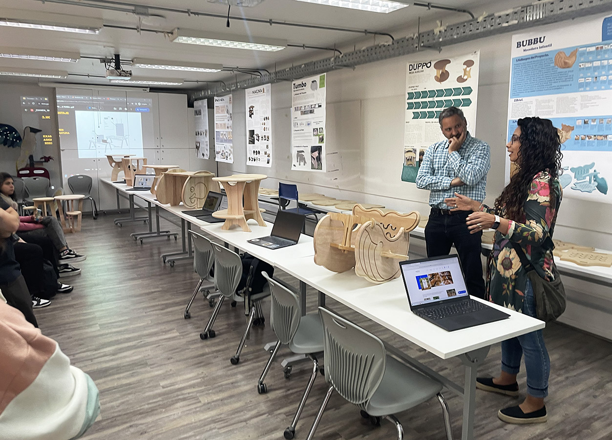 Mobiliario Armable en Madera de Lenga