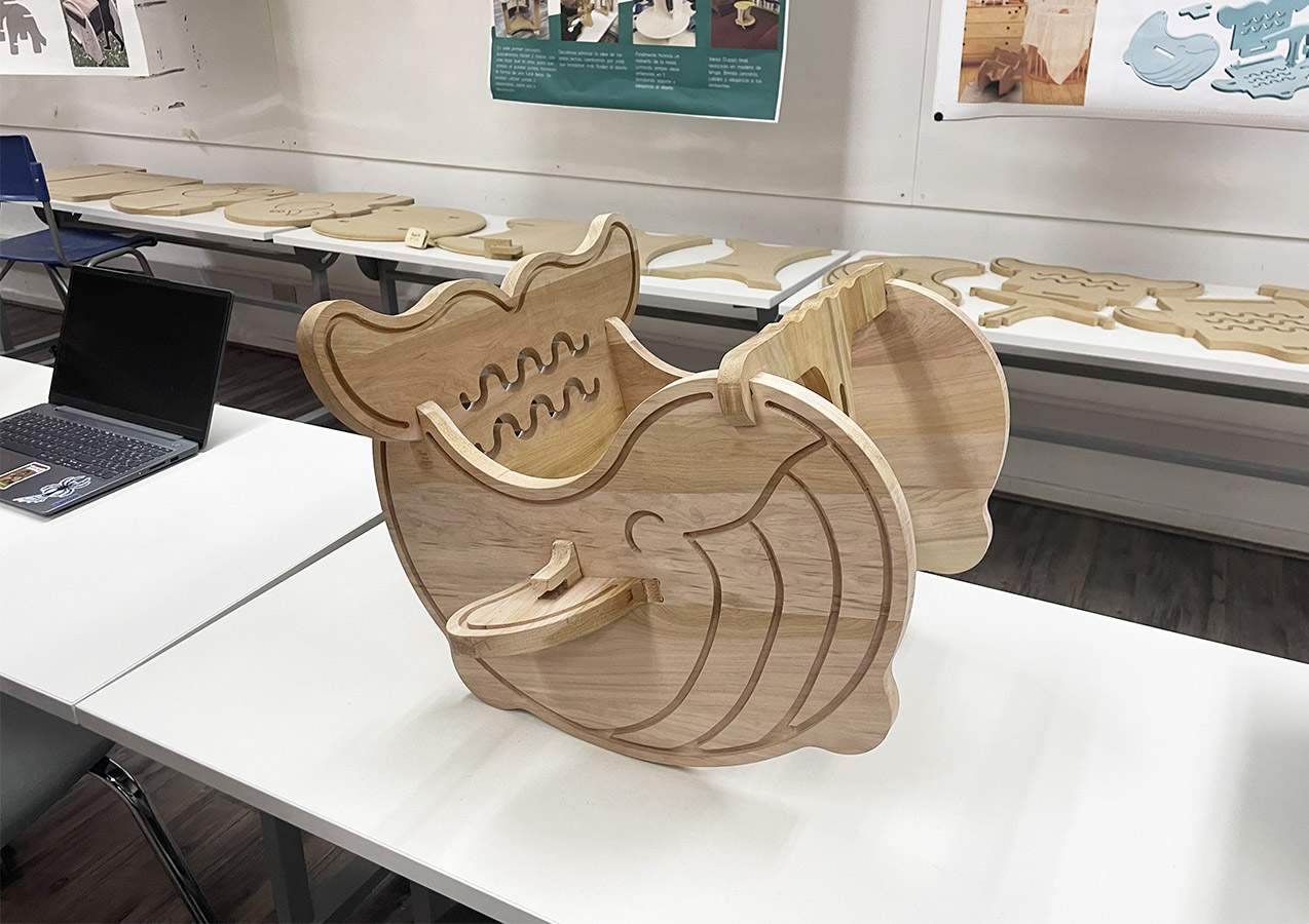 Mobiliario Armable en Madera de Lenga