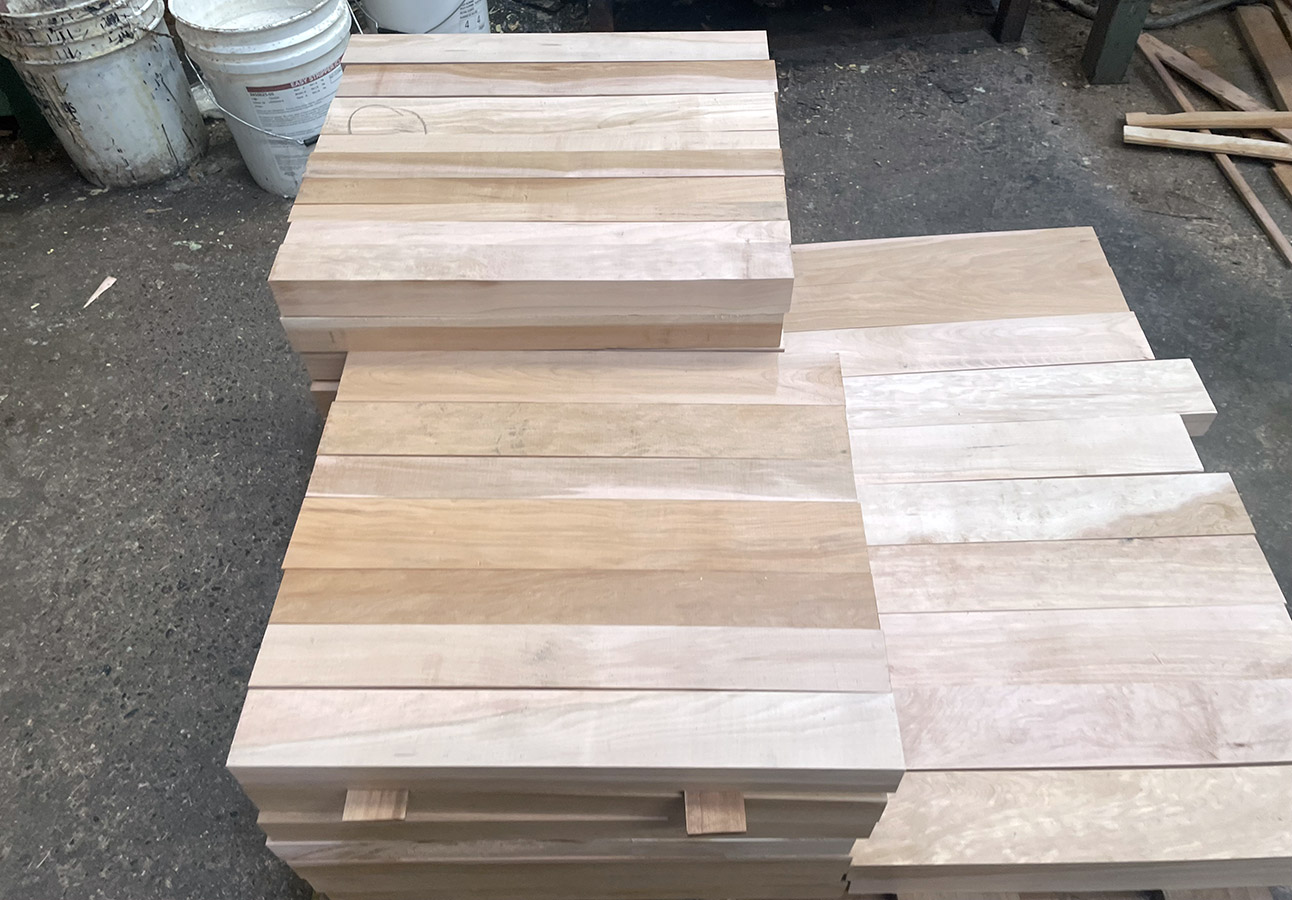 Mobiliario Armable en Madera de Lenga