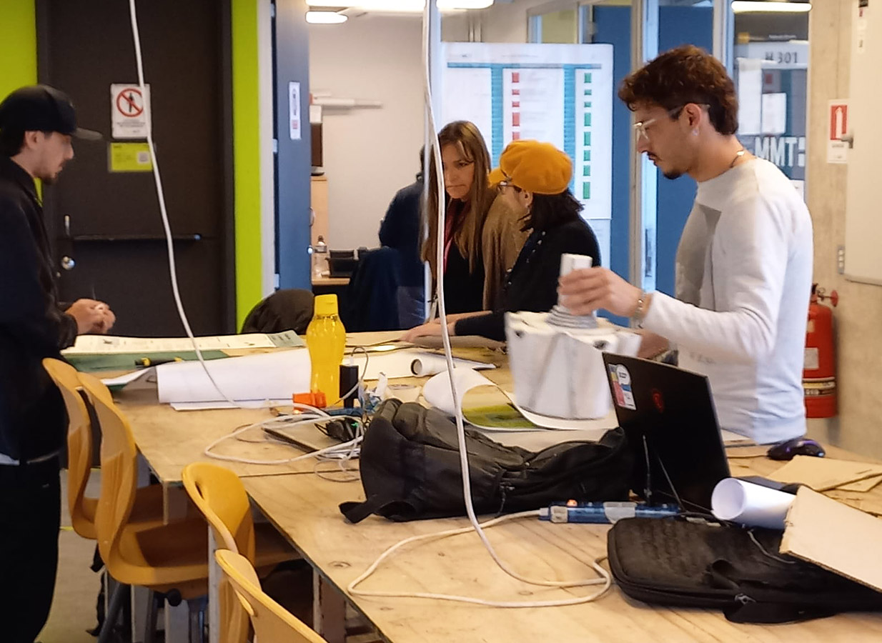 Mobiliario Urbano para Parque Pedro del Río Zañartu