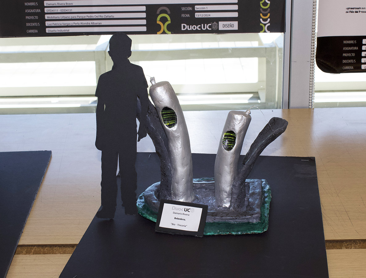 Mobiliario Urbano para Parque Pedro del Río Zañartu