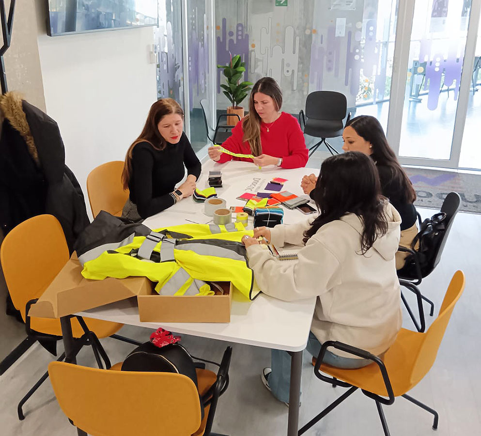 Diseño de Chaquetas de Alta Visibilidad