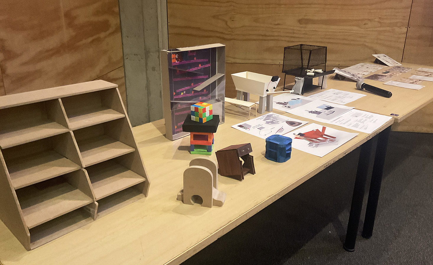 Proyectos Colaborativos con Clientes Reales (Diseño Industrial)