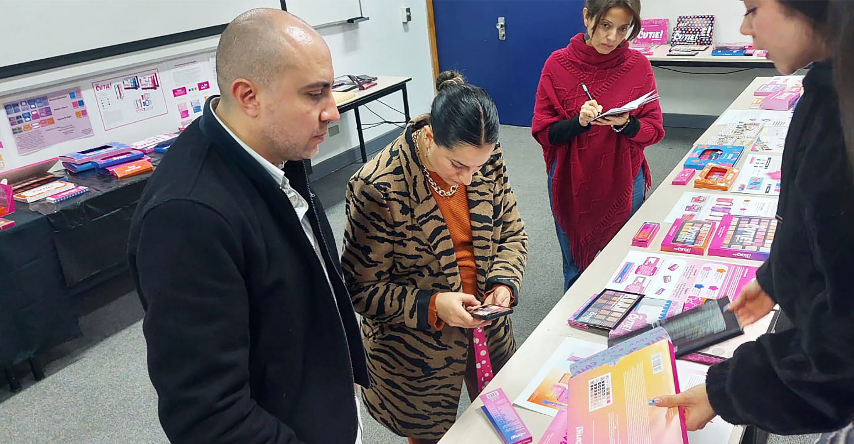 Imagen Corporativa + Packaging para beauty.plus