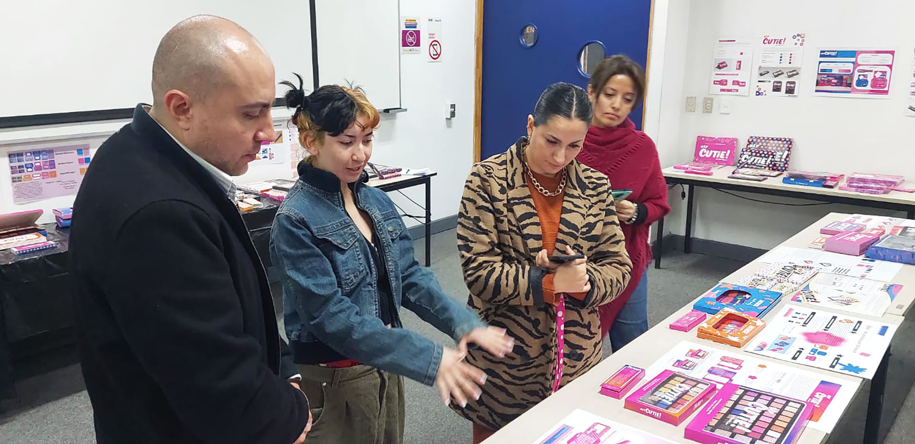 Imagen Corporativa + Packaging para beauty.plus