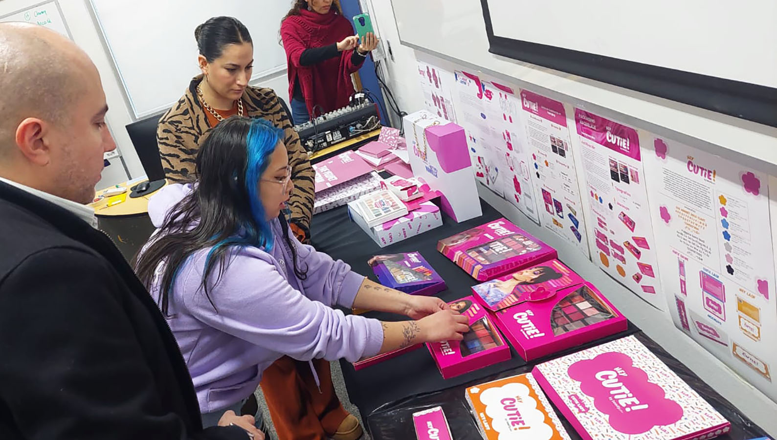 Imagen Corporativa + Packaging para beauty.plus