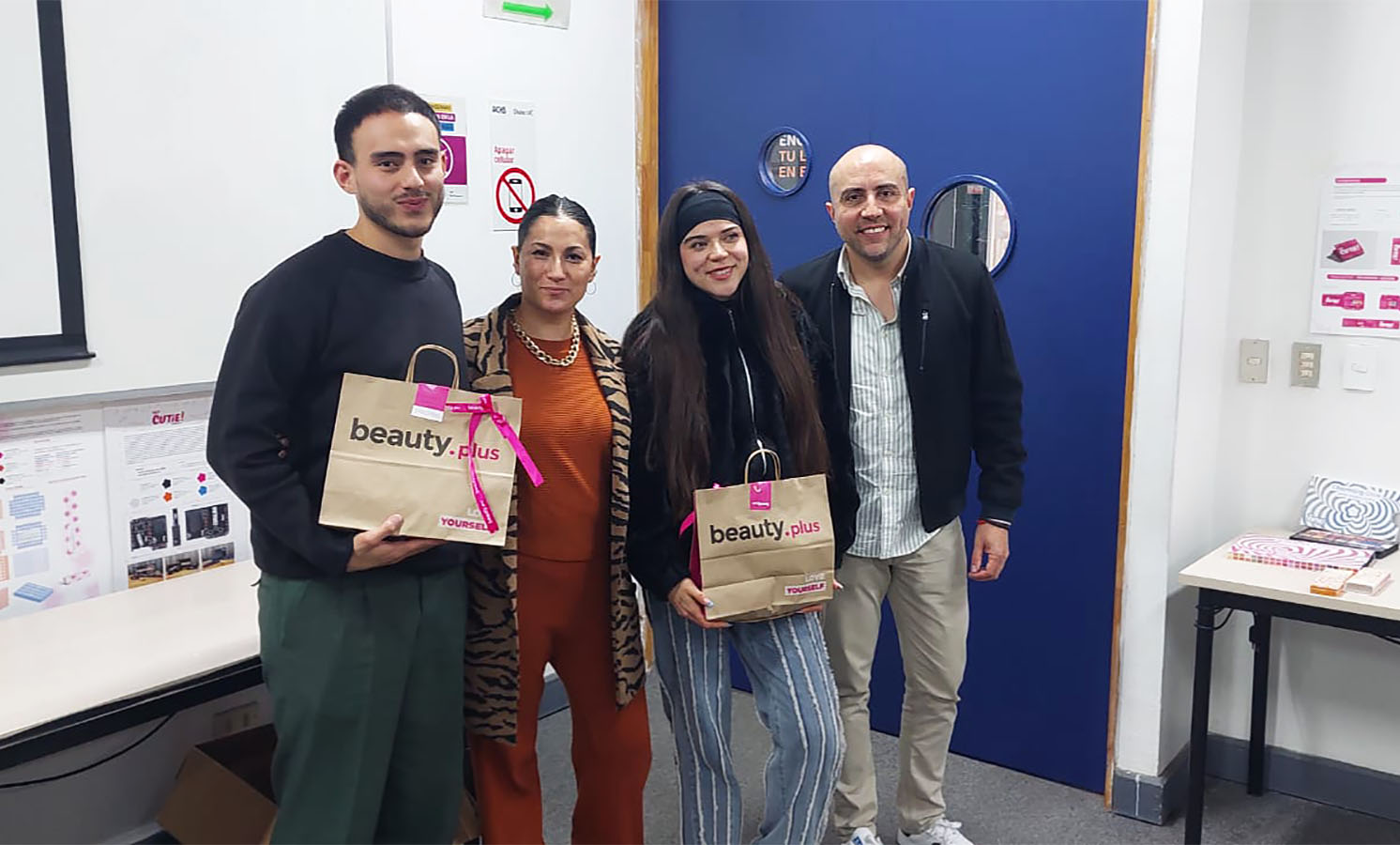 Imagen Corporativa + Packaging para beauty.plus