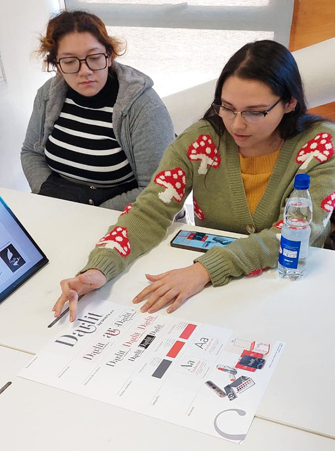 Imagen Corporativa + Packaging para beauty.plus