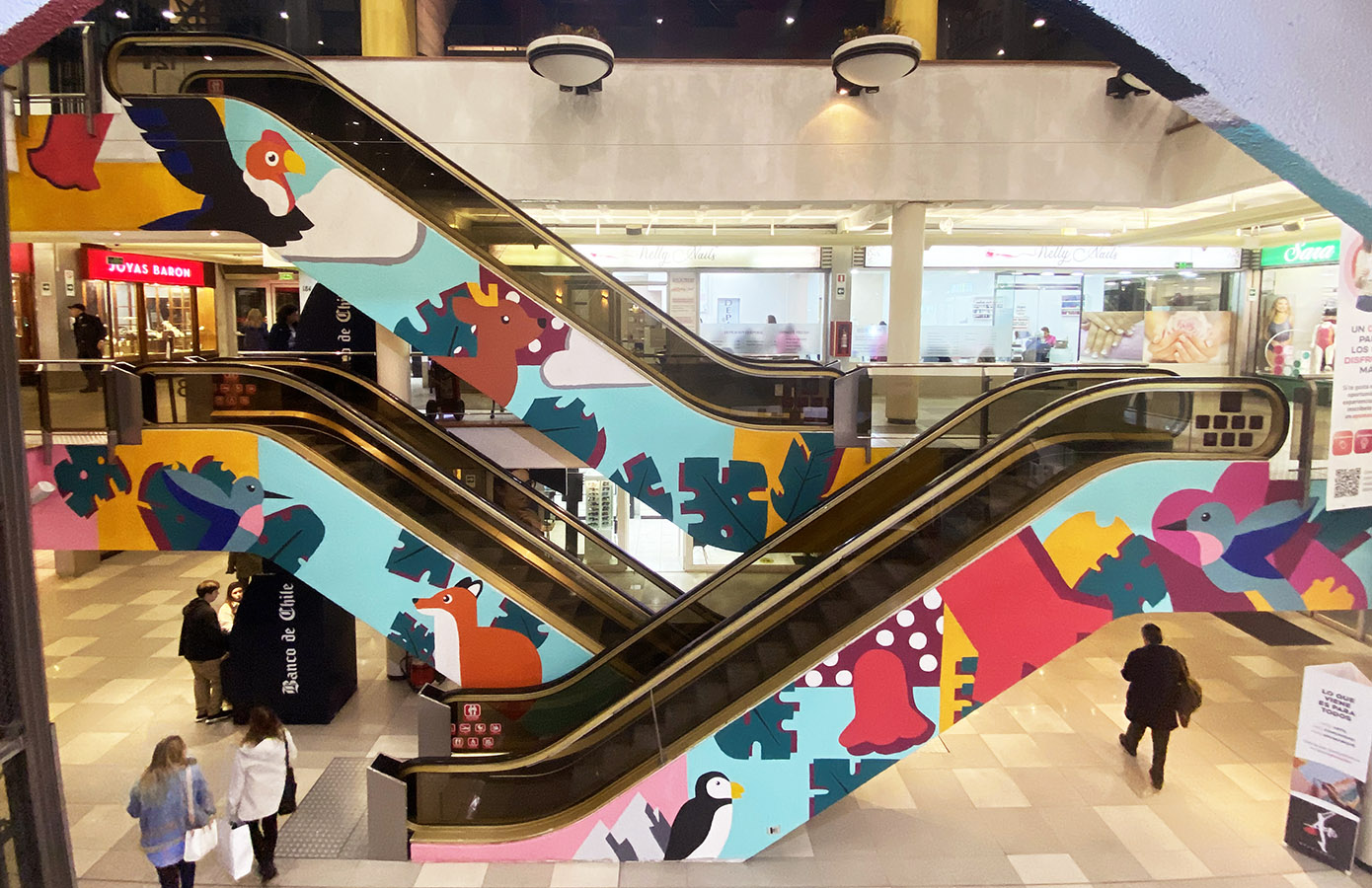 Intervención Plaza Los Maitenes, Mural Decorativo Apumanque