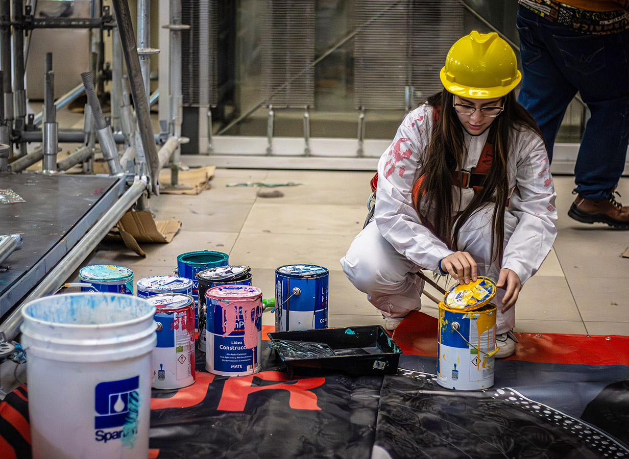 Intervención Plaza Los Maitenes, Mural Decorativo Apumanque