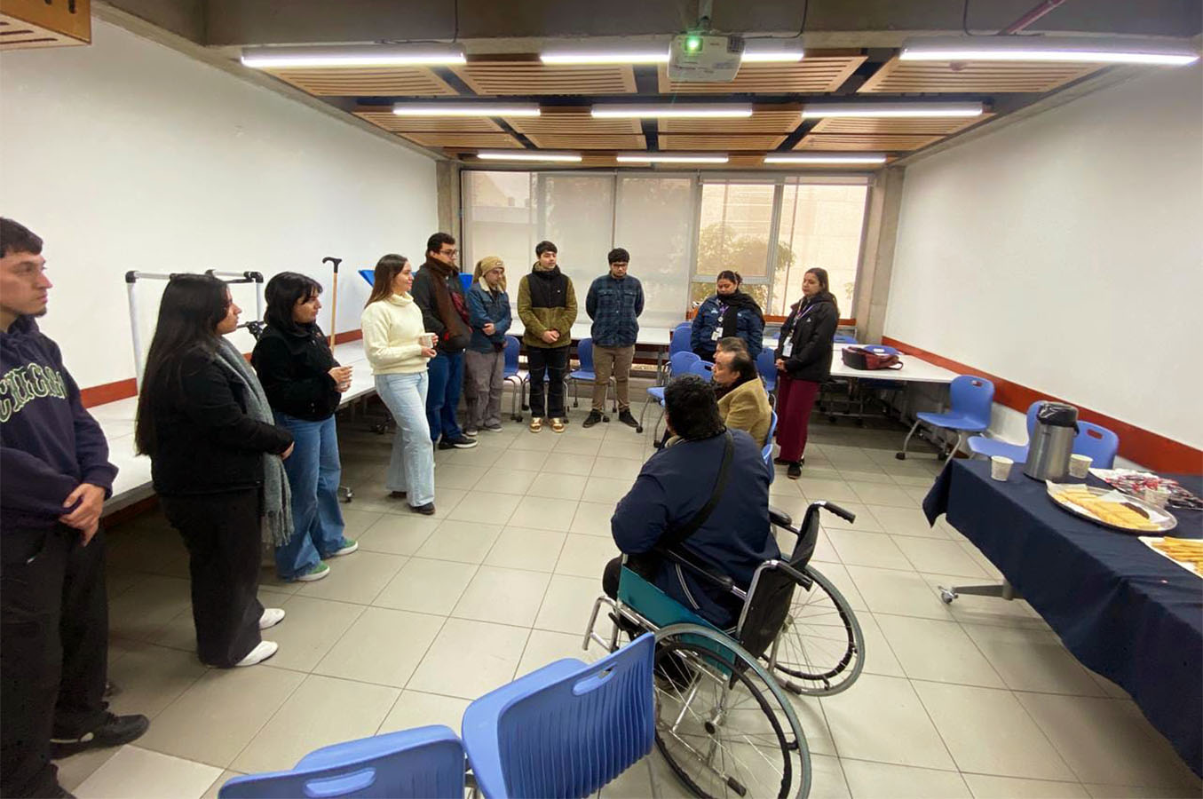 Elementos de Ayuda Diaria para Gente Adulta