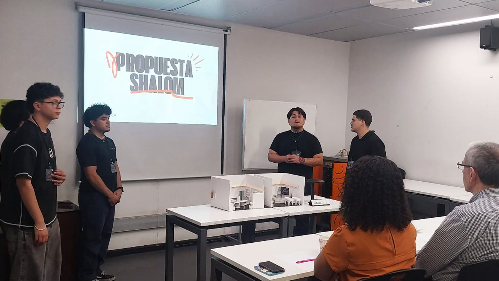 Equipamiento Interior para Mejorar Experiencia de Usuarios Comunidad Shalom