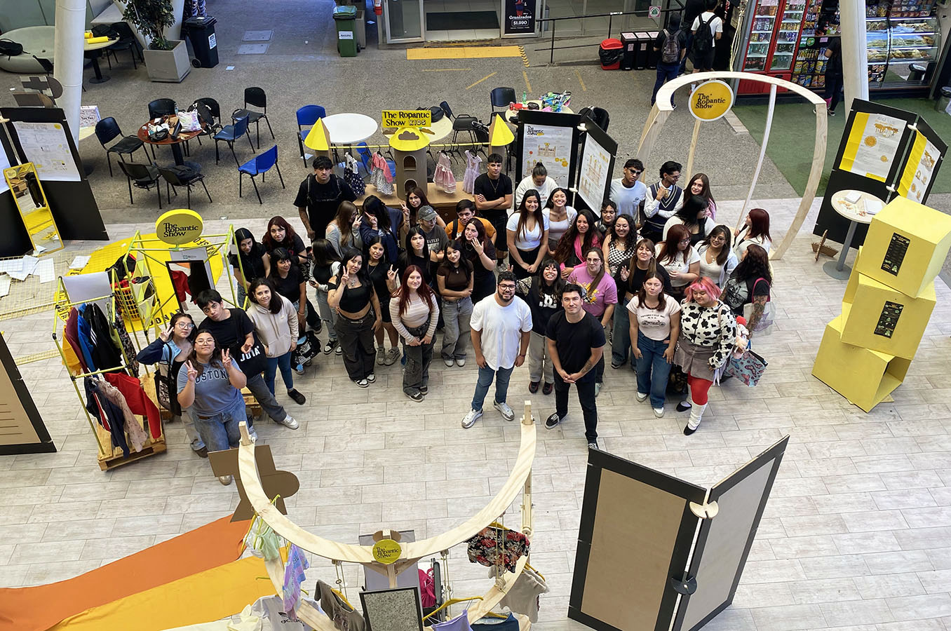 ROPANTIC SHOW Moda Circular – Diseñando Experiencias Efímeras