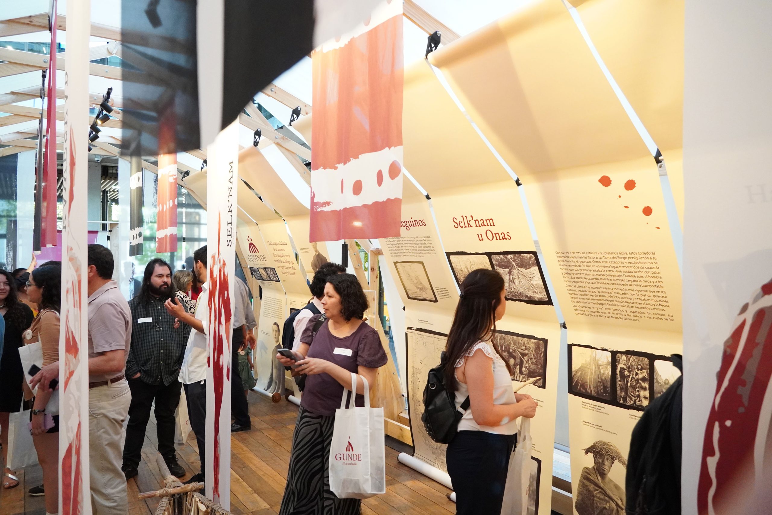 Exposición «Historia de una huella. Gusinde y los fueguinos»
